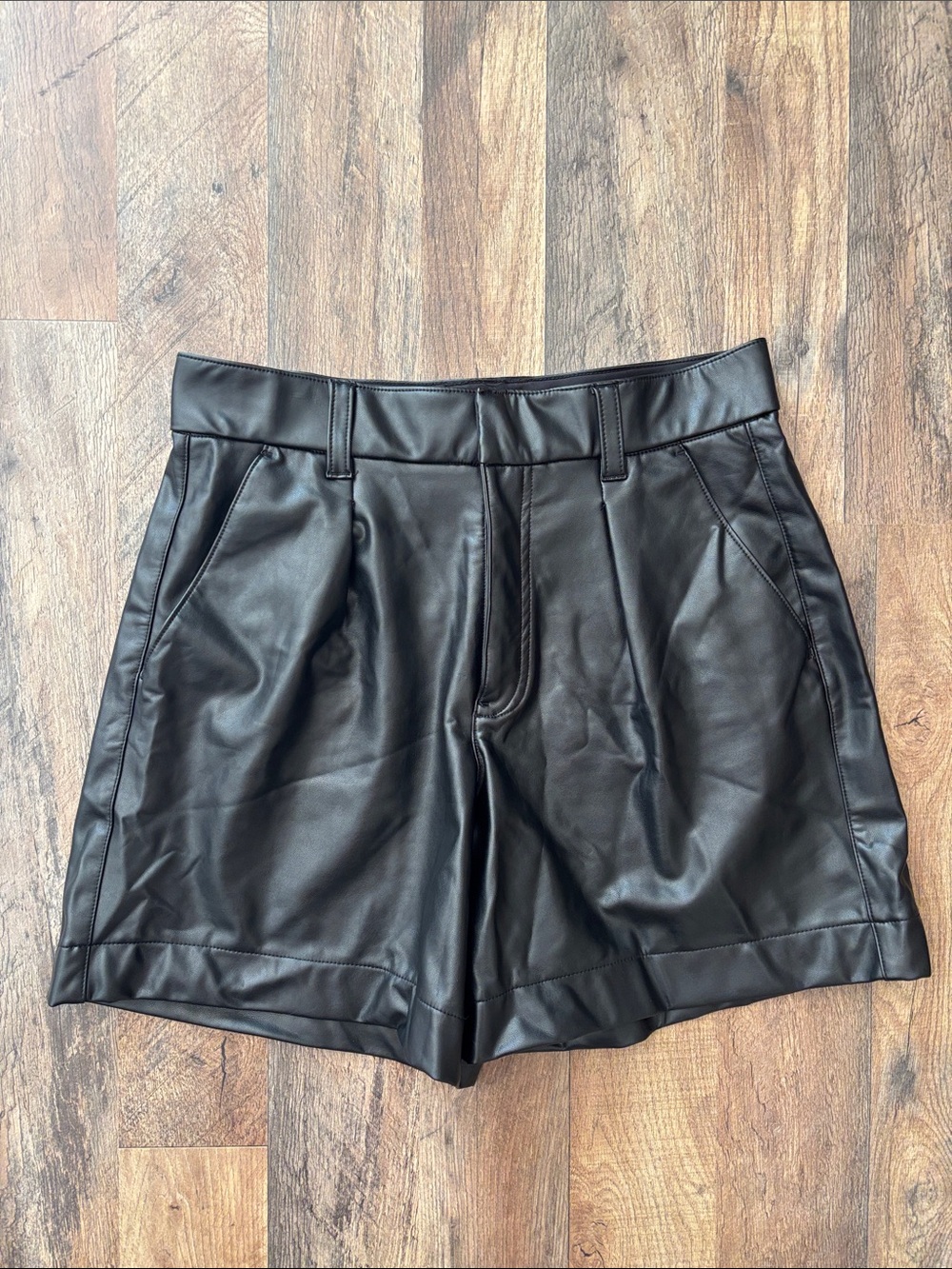 Abercrombie & Fitch high waist vegan leather tailored black shorts size medium